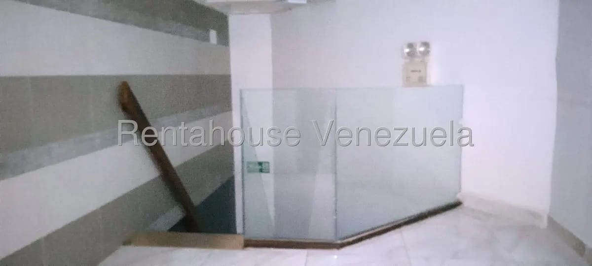 Comercial (Local Comercial) en Alquiler en La Castellana, Distrito Metropolitano - 4