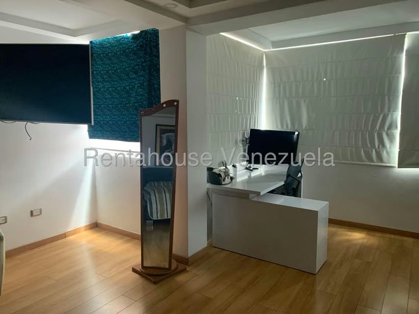 Casa (Multipes Niveles) en Venta en Alto Hatillo, Distrito Metropolitano - 39