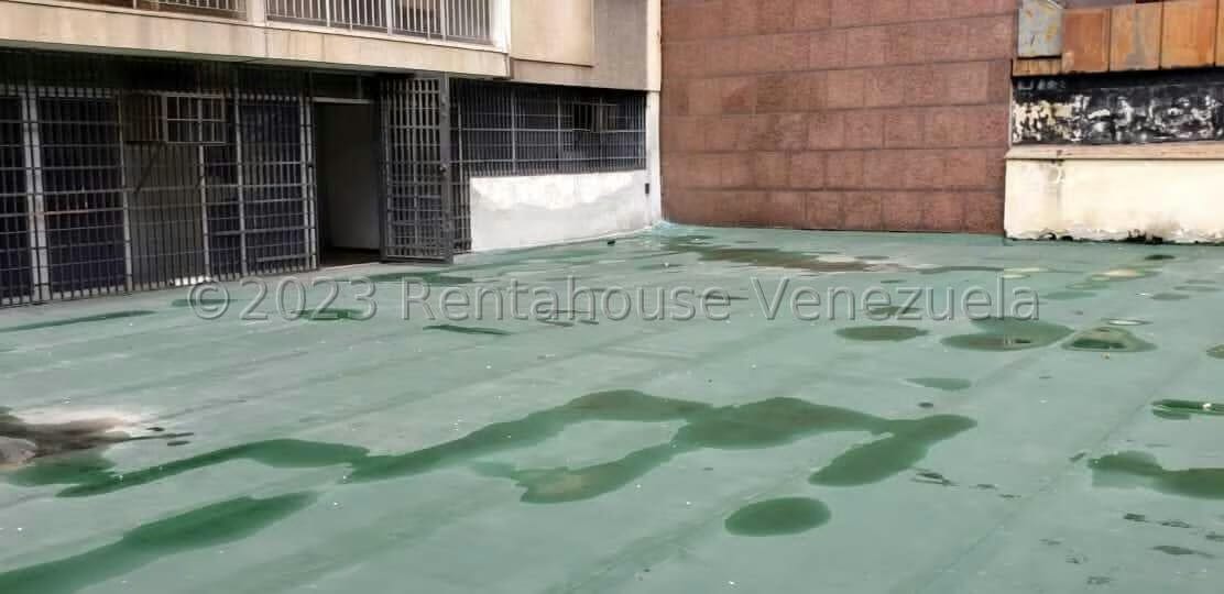Comercial (Local Comercial) en Venta en Parroquia Catedral, Distrito Metropolitano - 2