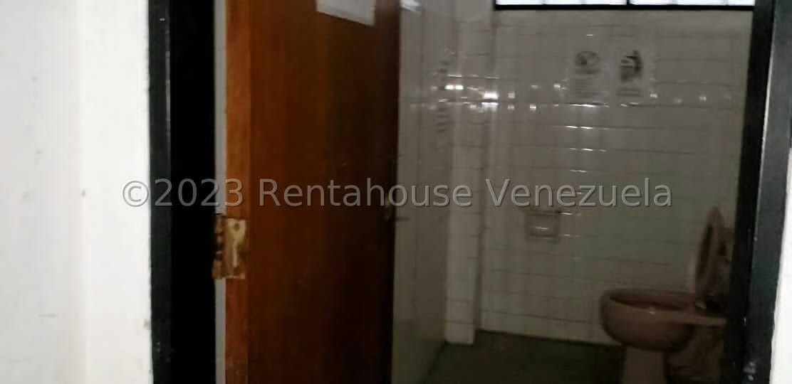 Comercial (Local Comercial) en Venta en Parroquia Catedral, Distrito Metropolitano - 12