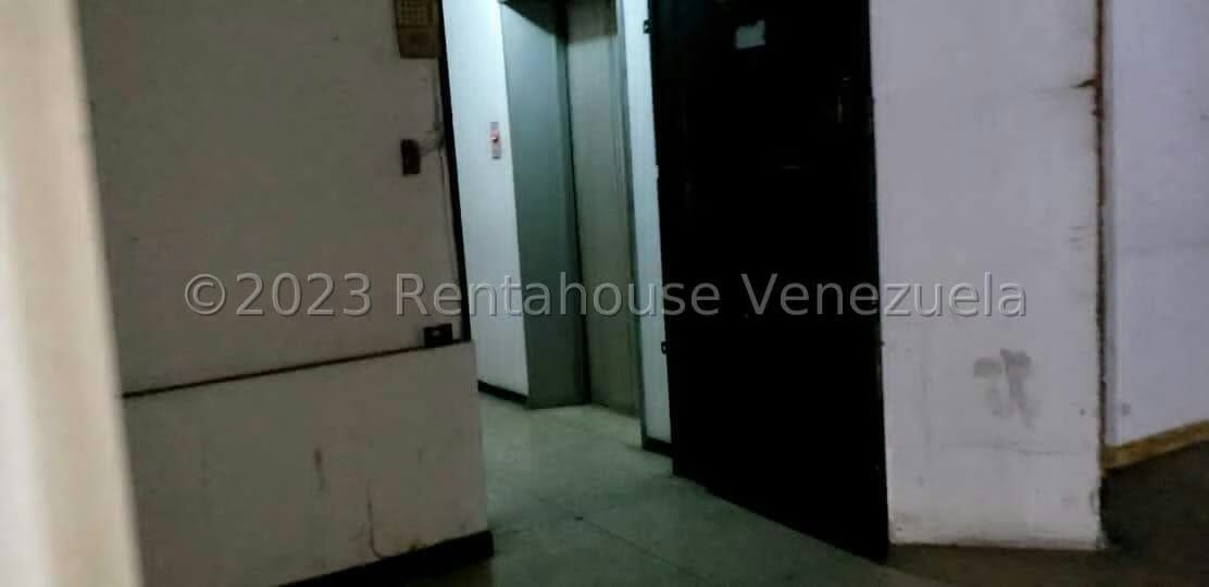 Comercial (Local Comercial) en Venta en Parroquia Catedral, Distrito Metropolitano - 13