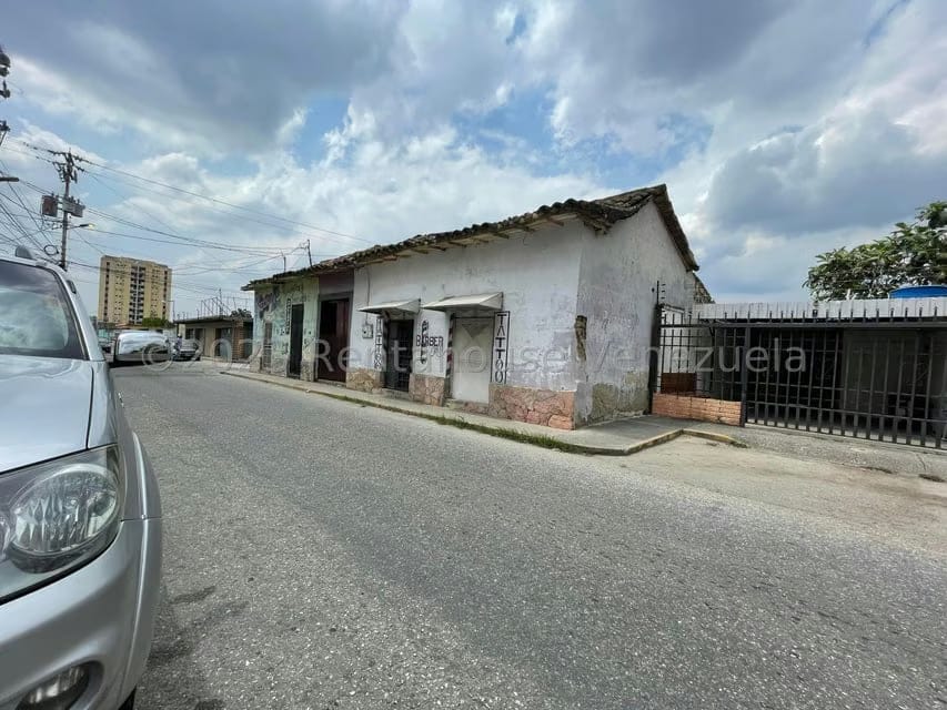 Casa (1 Nivel) en Venta en Centro, Lara - 2