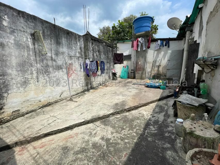Casa (1 Nivel) en Venta en Centro, Lara - 16