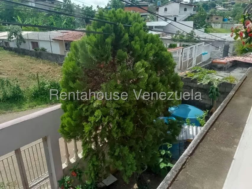 Casa (Contemporaneo) en Venta en Las Malvinas, Trujillo - 12