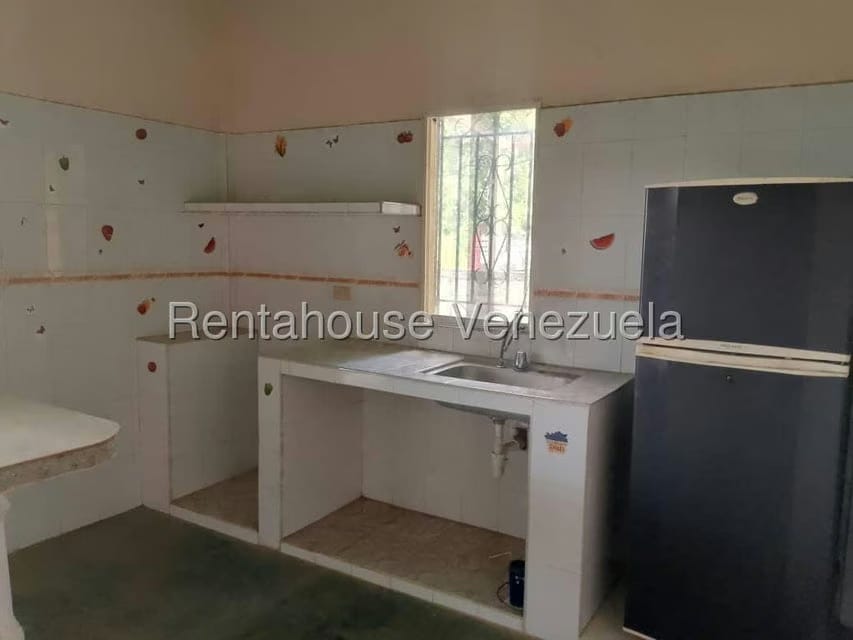 Casa (Contemporaneo) en Venta en Las Malvinas, Trujillo - 16
