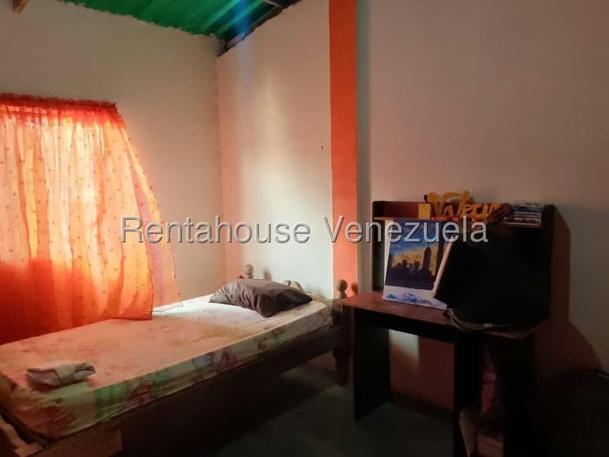 Casa (Contemporaneo) en Venta en Las Malvinas, Trujillo - 18