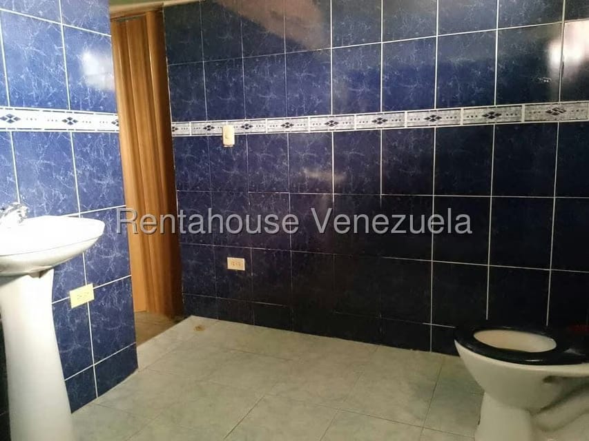 Casa (Contemporaneo) en Venta en Las Malvinas, Trujillo - 20