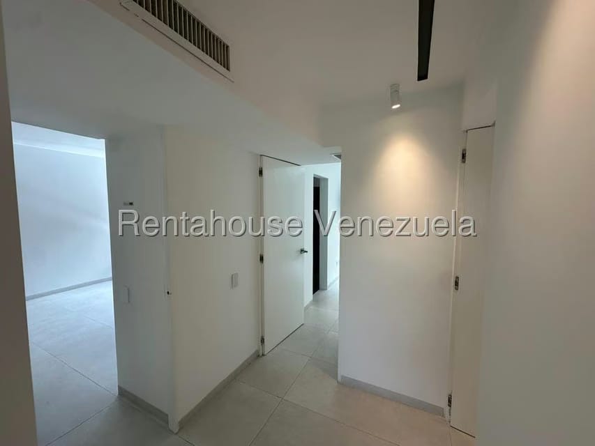 Apartamento (1 Nivel) en Venta en Mirador de Los Campitos I, Distrito Metropolitano - 13