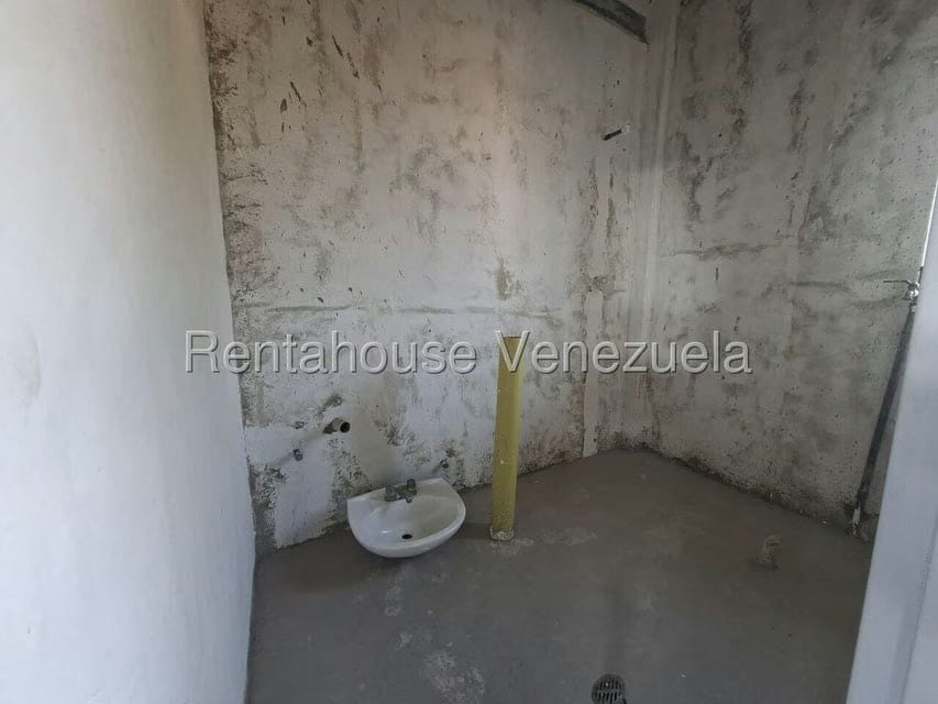 Comercial (Local Comercial) en Alquiler en La Montanita, Lara - 10