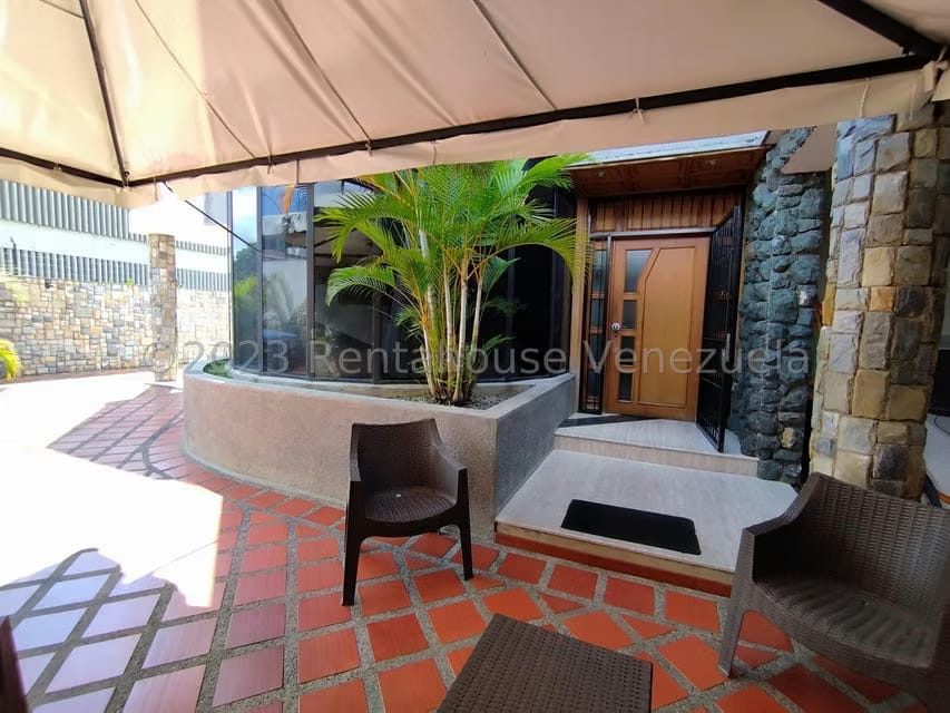 Casa (Multipes Niveles) en Venta en Macaracuay, Distrito Metropolitano - 2