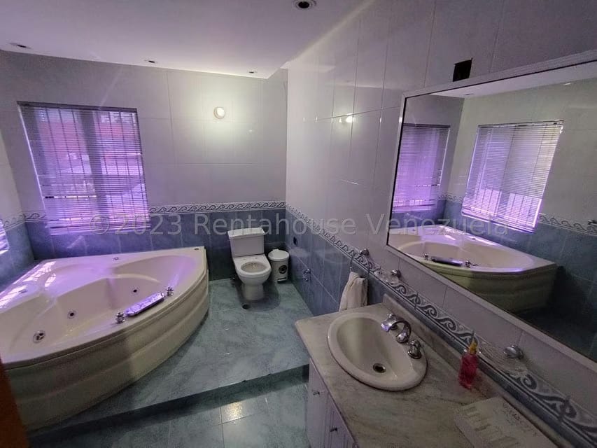 Casa (Multipes Niveles) en Venta en Macaracuay, Distrito Metropolitano - 30