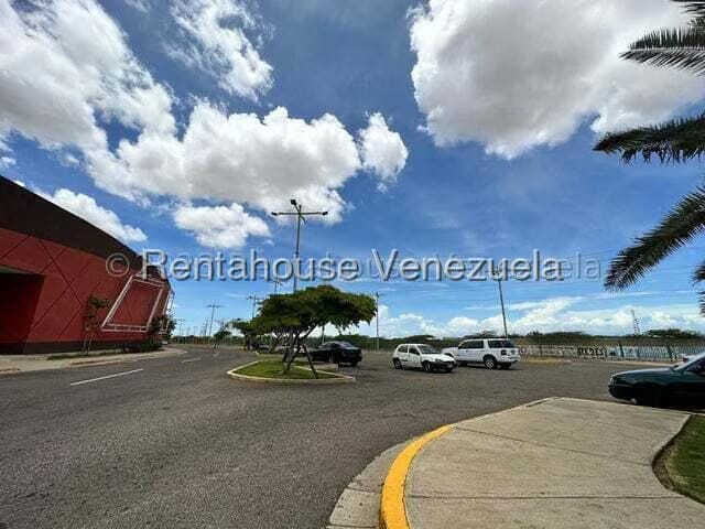 Comercial (Local Comercial) en Alquiler en Punto Fijo, Falcon - 11