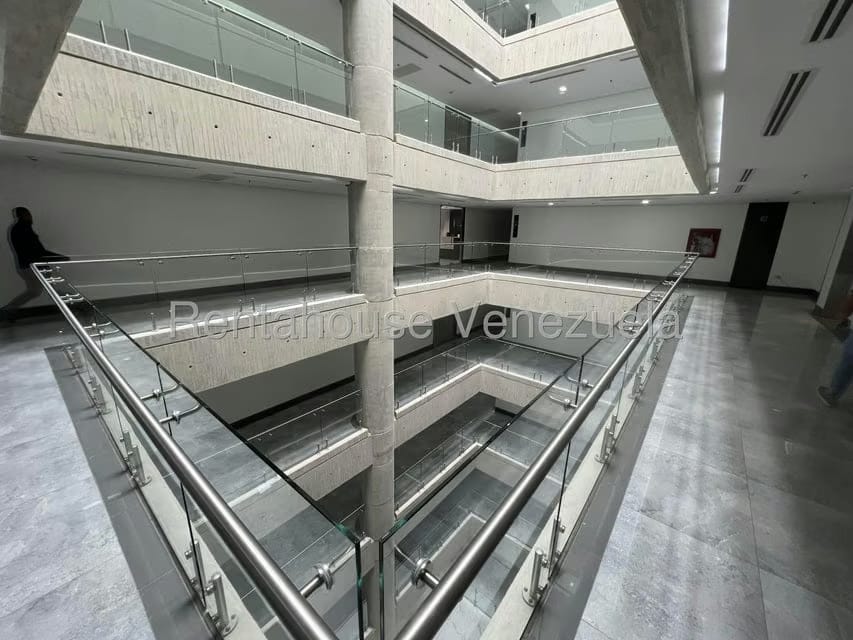 Comercial (Oficina) en Alquiler en Cerro Verde, Distrito Metropolitano - 21