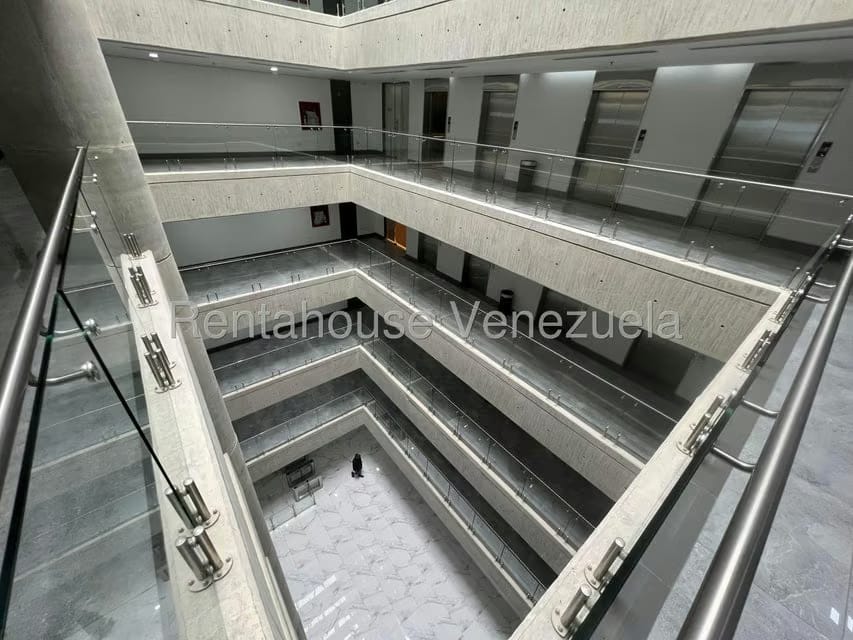 Comercial (Oficina) en Alquiler en Cerro Verde, Distrito Metropolitano - 22