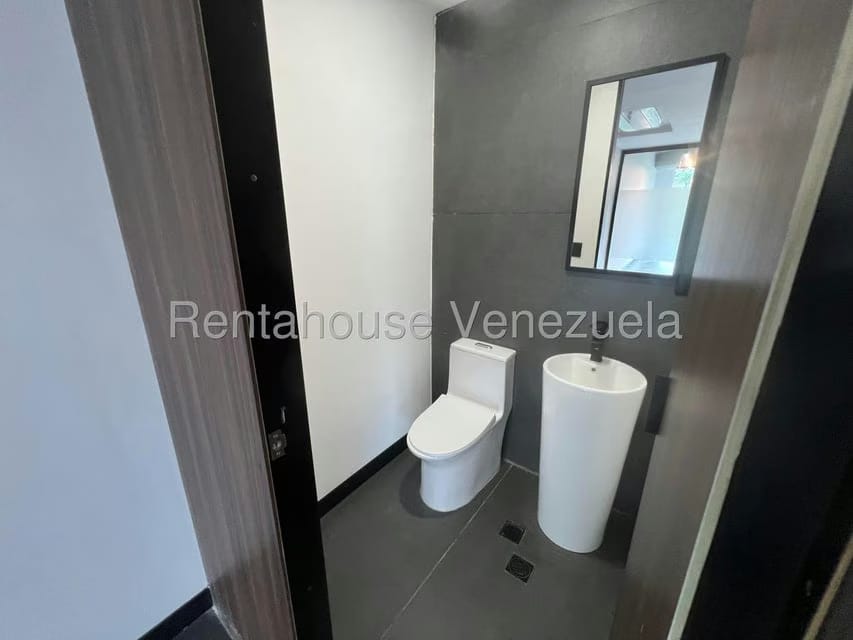 Comercial (Oficina) en Alquiler en Cerro Verde, Distrito Metropolitano - 6