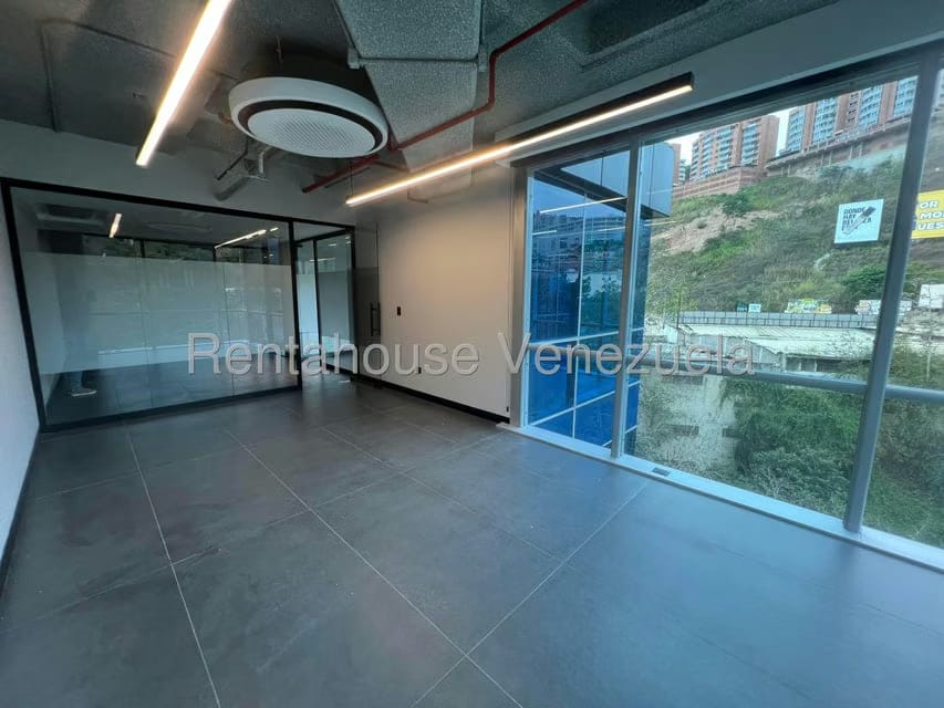 Comercial (Oficina) en Alquiler en Cerro Verde, Distrito Metropolitano - 7