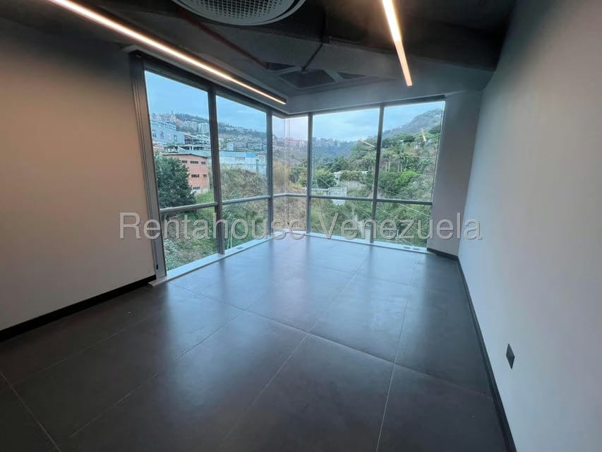 Comercial (Oficina) en Alquiler en Cerro Verde, Distrito Metropolitano - 8