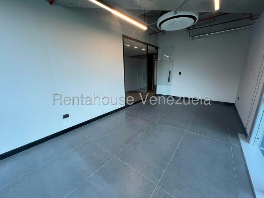 Comercial (Oficina) en Alquiler en Cerro Verde, Distrito Metropolitano - 10