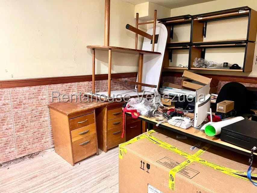 Comercial (Oficina) en Alquiler en Los Palos Grandes, Distrito Metropolitano - 12