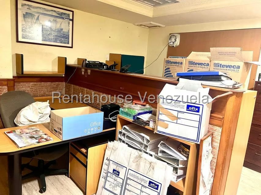 Comercial (Oficina) en Alquiler en Los Palos Grandes, Distrito Metropolitano - 13
