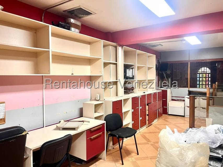 Comercial (Oficina) en Alquiler en Los Palos Grandes, Distrito Metropolitano - 14