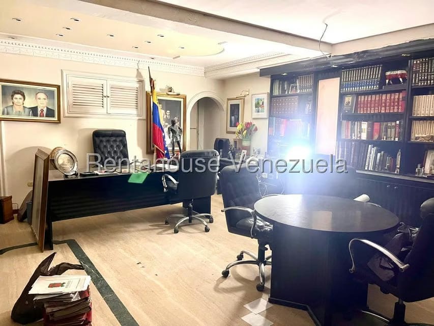 Comercial (Oficina) en Alquiler en Los Palos Grandes, Distrito Metropolitano - 16