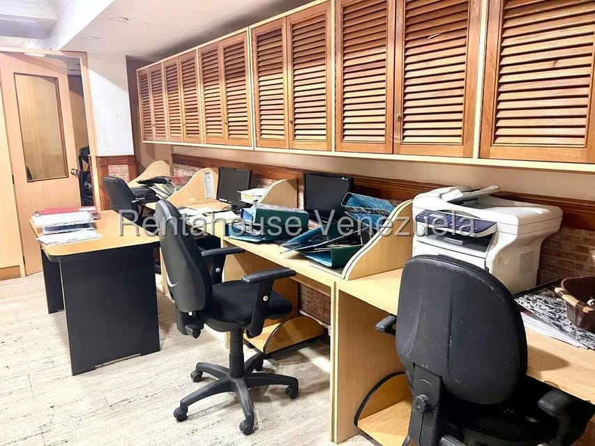 Comercial (Oficina) en Alquiler en Los Palos Grandes, Distrito Metropolitano - 3