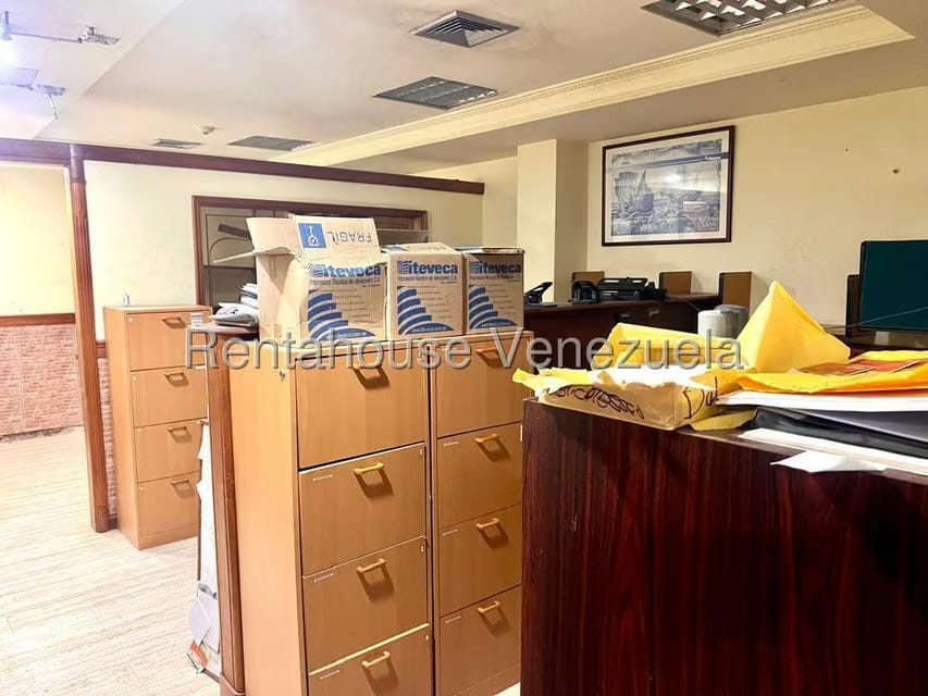 Comercial (Oficina) en Alquiler en Los Palos Grandes, Distrito Metropolitano - 4