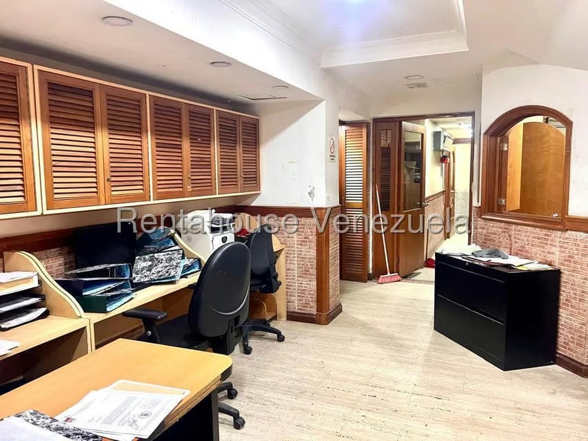 Comercial (Oficina) en Alquiler en Los Palos Grandes, Distrito Metropolitano - 5