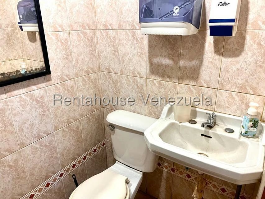 Comercial (Oficina) en Alquiler en Los Palos Grandes, Distrito Metropolitano - 9