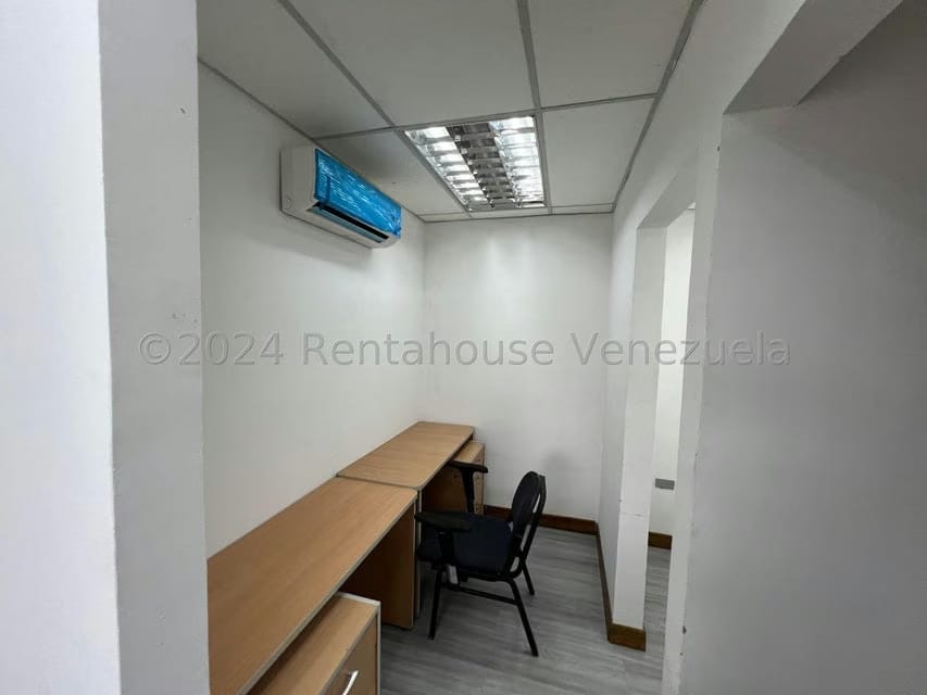 Comercial (Consultorio Medico) en Alquiler en El Marques, Distrito Metropolitano - 13