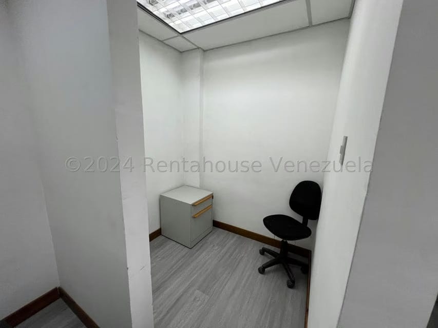 Comercial (Consultorio Medico) en Alquiler en El Marques, Distrito Metropolitano - 20