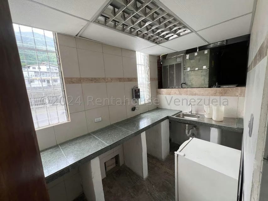 Comercial (Consultorio Medico) en Alquiler en El Marques, Distrito Metropolitano - 23