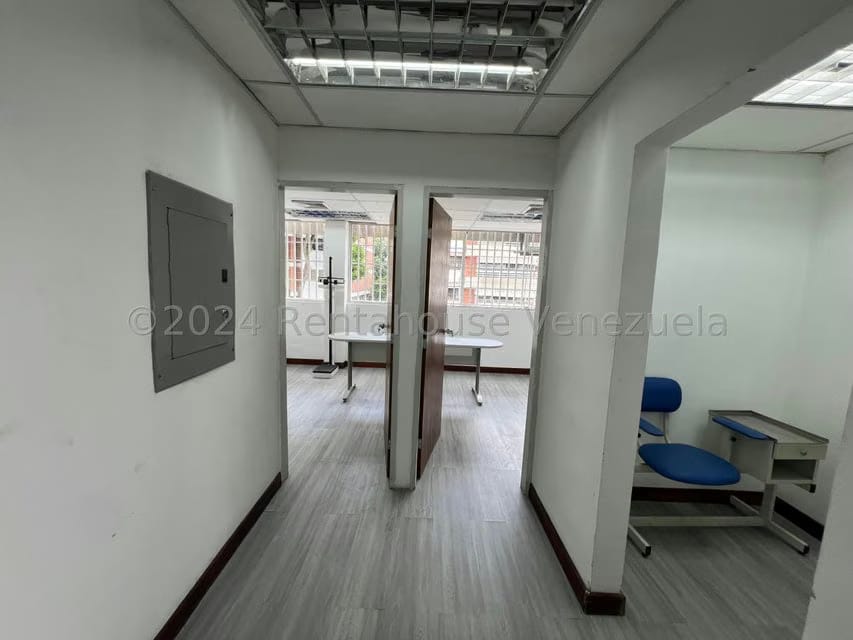 Comercial (Consultorio Medico) en Alquiler en El Marques, Distrito Metropolitano - 5