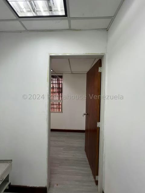 Comercial (Consultorio Medico) en Alquiler en El Marques, Distrito Metropolitano - 6