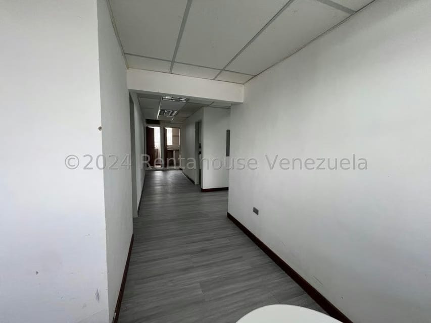 Comercial (Consultorio Medico) en Alquiler en El Marques, Distrito Metropolitano - 8