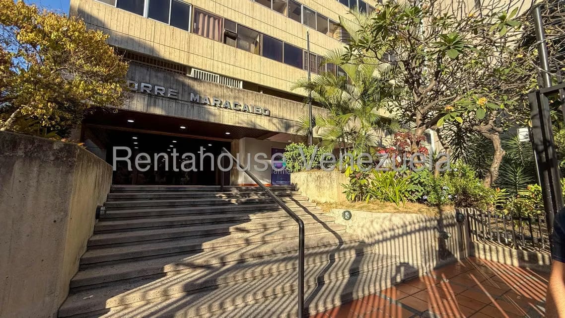 Comercial (Oficina) en Venta en La Campiña, Distrito Metropolitano - 2