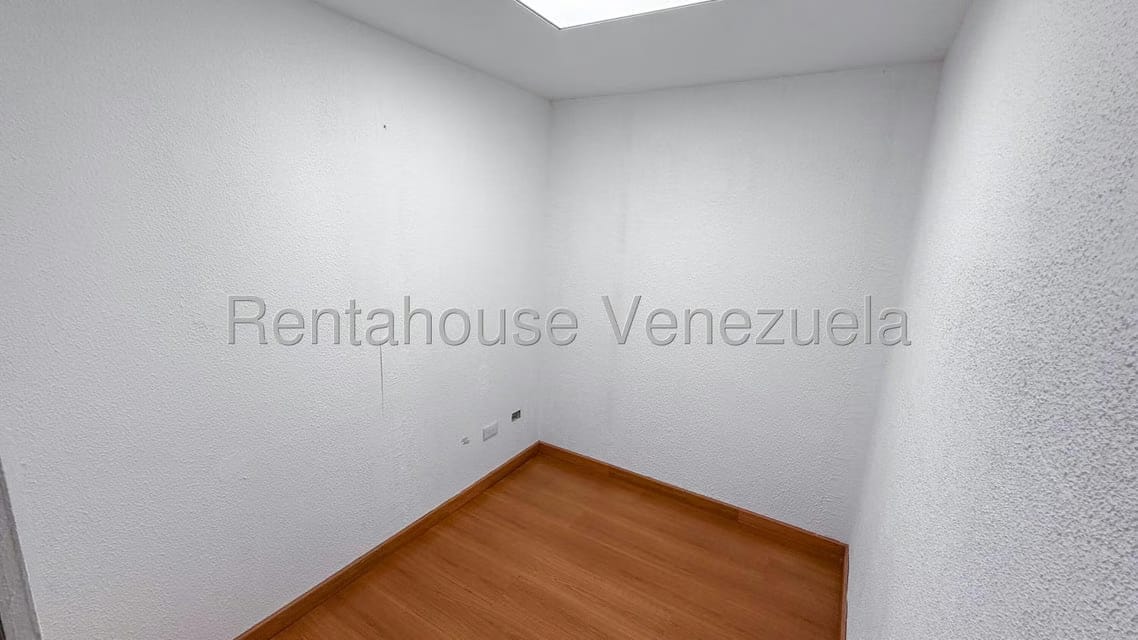 Comercial (Oficina) en Venta en La Campiña, Distrito Metropolitano - 11