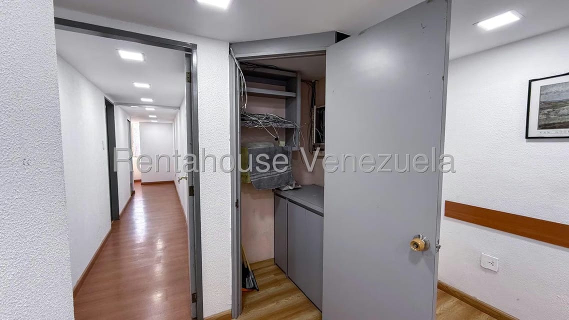 Comercial (Oficina) en Venta en La Campiña, Distrito Metropolitano - 14