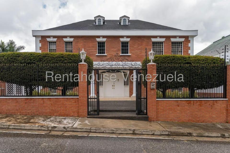 Casa (Multipes Niveles) en Venta en Los Naranjos del Cafetal, Distrito Metropolitano - 2