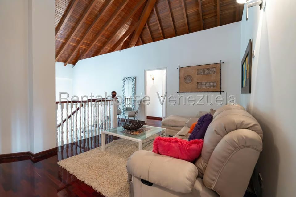 Casa (Multipes Niveles) en Venta en Los Naranjos del Cafetal, Distrito Metropolitano - 33
