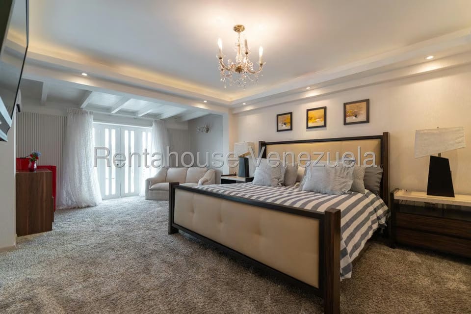 Casa (Multipes Niveles) en Venta en Los Naranjos del Cafetal, Distrito Metropolitano - 34