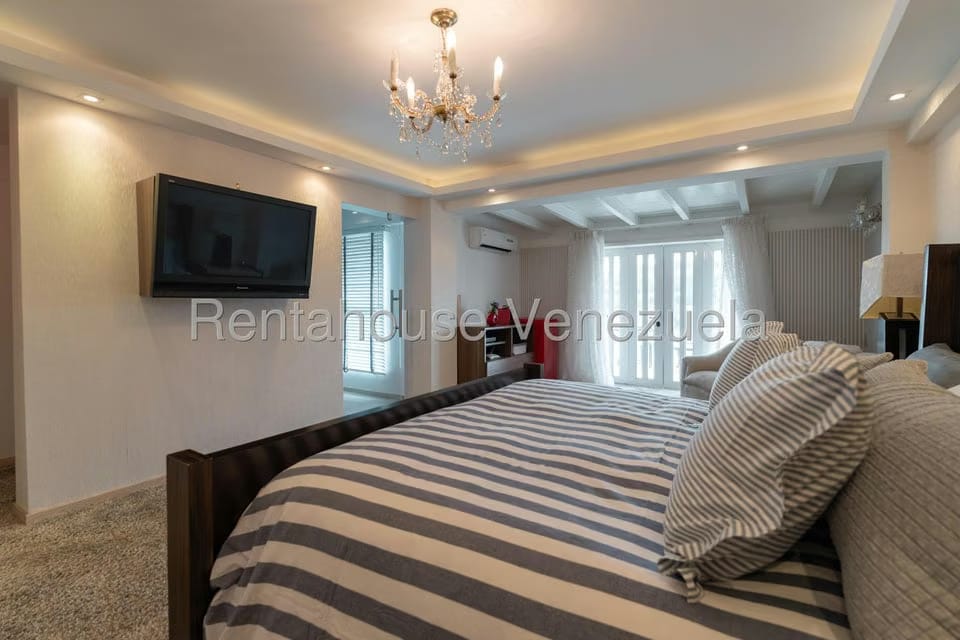 Casa (Multipes Niveles) en Venta en Los Naranjos del Cafetal, Distrito Metropolitano - 35
