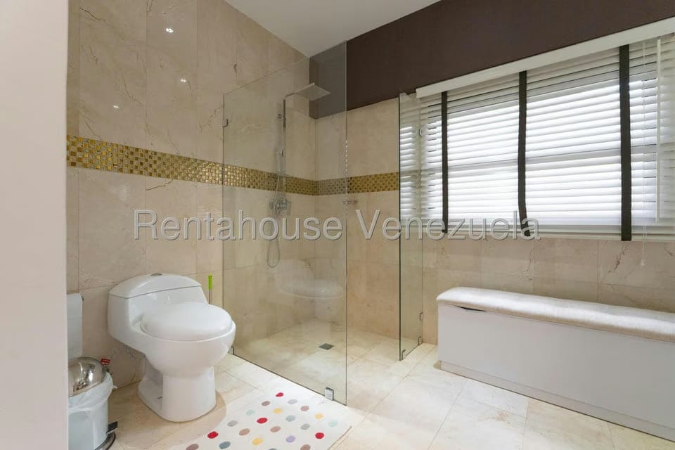 Casa (Multipes Niveles) en Venta en Los Naranjos del Cafetal, Distrito Metropolitano - 54