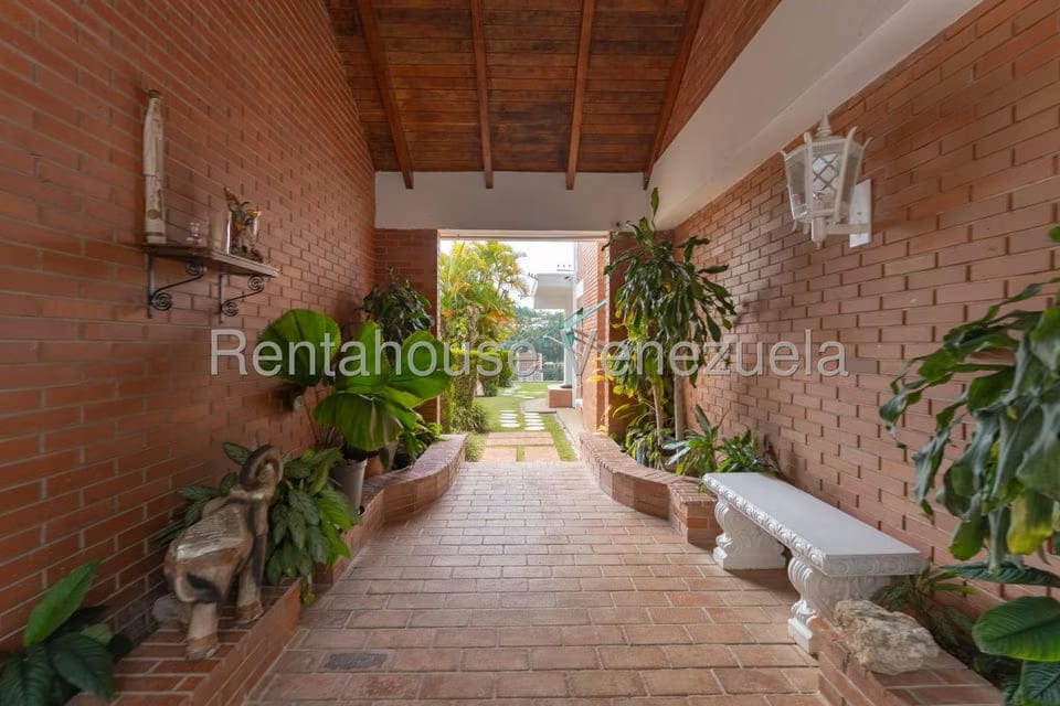 Casa (Multipes Niveles) en Venta en Los Naranjos del Cafetal, Distrito Metropolitano - 59
