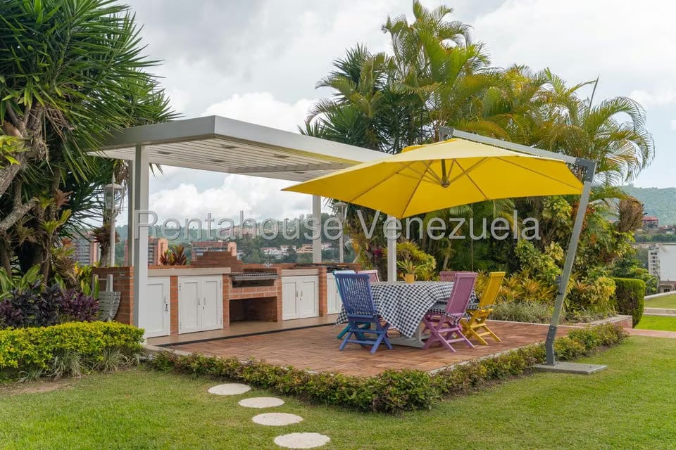 Casa (Multipes Niveles) en Venta en Los Naranjos del Cafetal, Distrito Metropolitano - 76