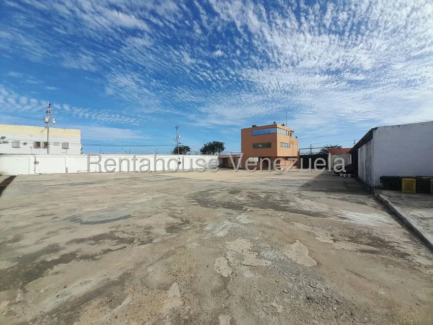 Comercial (Local Comercial) en Venta en Avenida Juan Bautista Arismendi, Nueva Esparta - 3