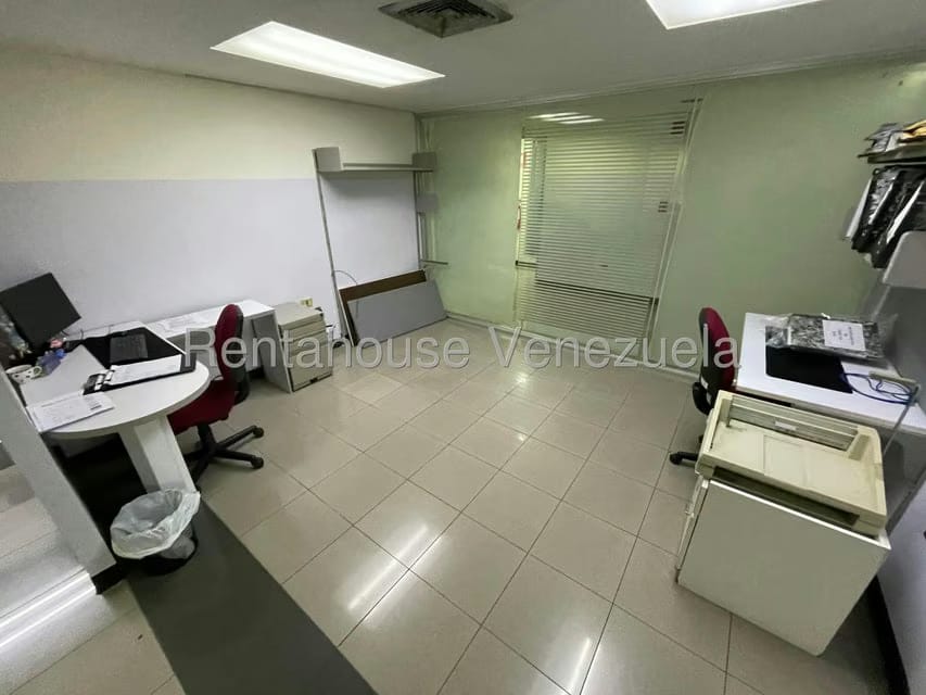 Comercial (Oficina) en Alquiler en Parroquia Catedral, Distrito Metropolitano - 17