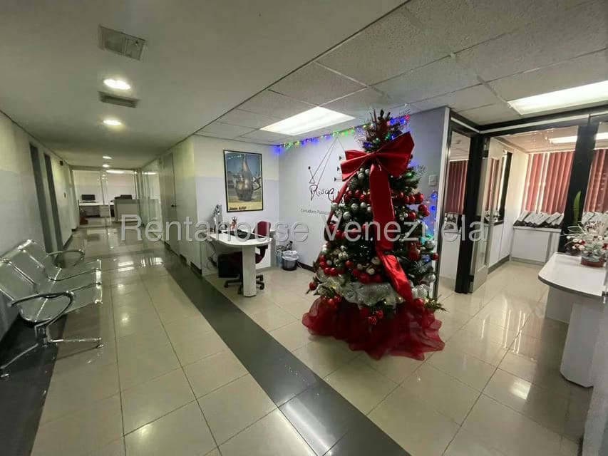 Comercial (Oficina) en Alquiler en Parroquia Catedral, Distrito Metropolitano - 5