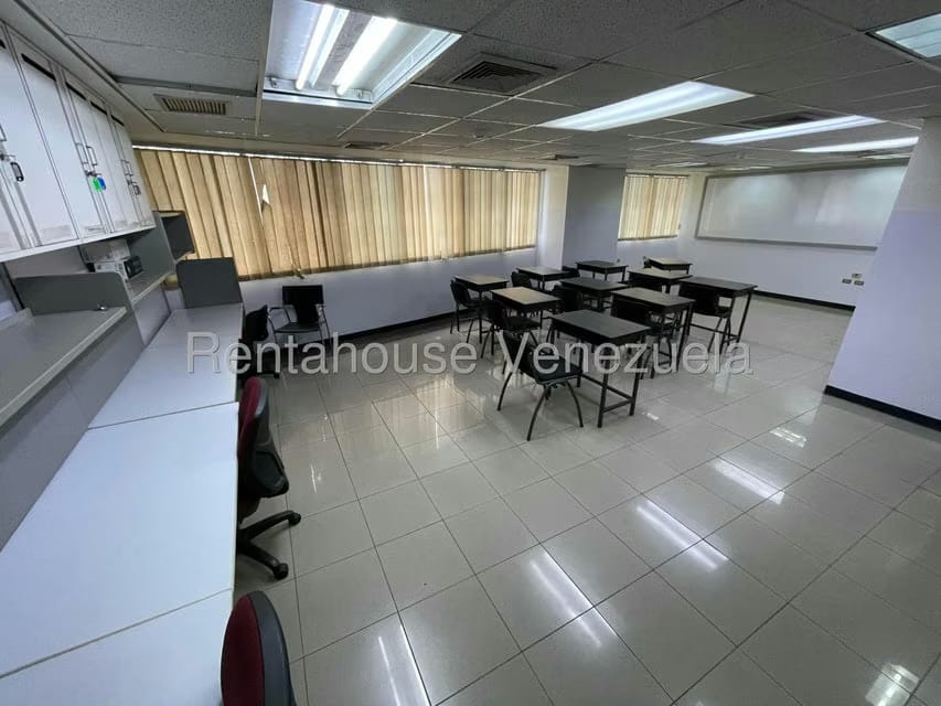 Comercial (Oficina) en Alquiler en Parroquia Catedral, Distrito Metropolitano - 8